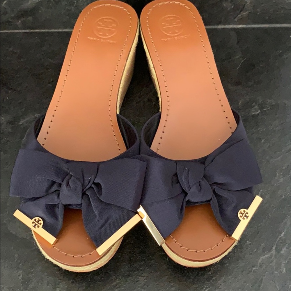 Tory Burch Penny Wedge Slide Navy blue.